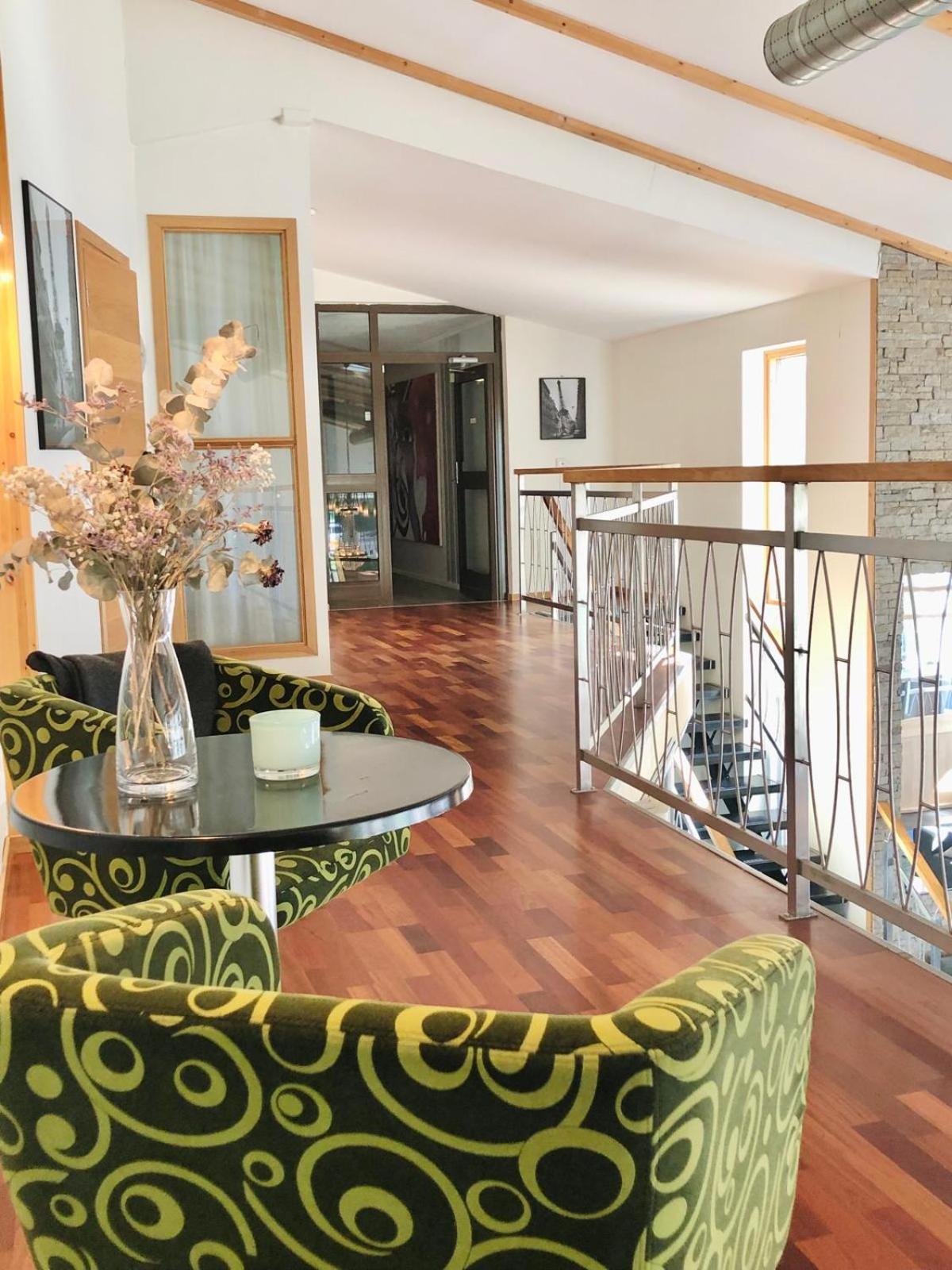 Arena Hotell Vanersborg Exterior photo